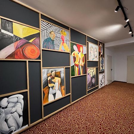 Centrum Konferencyjno-Apartamentowe Mrowka Varšava Exteriér fotografie