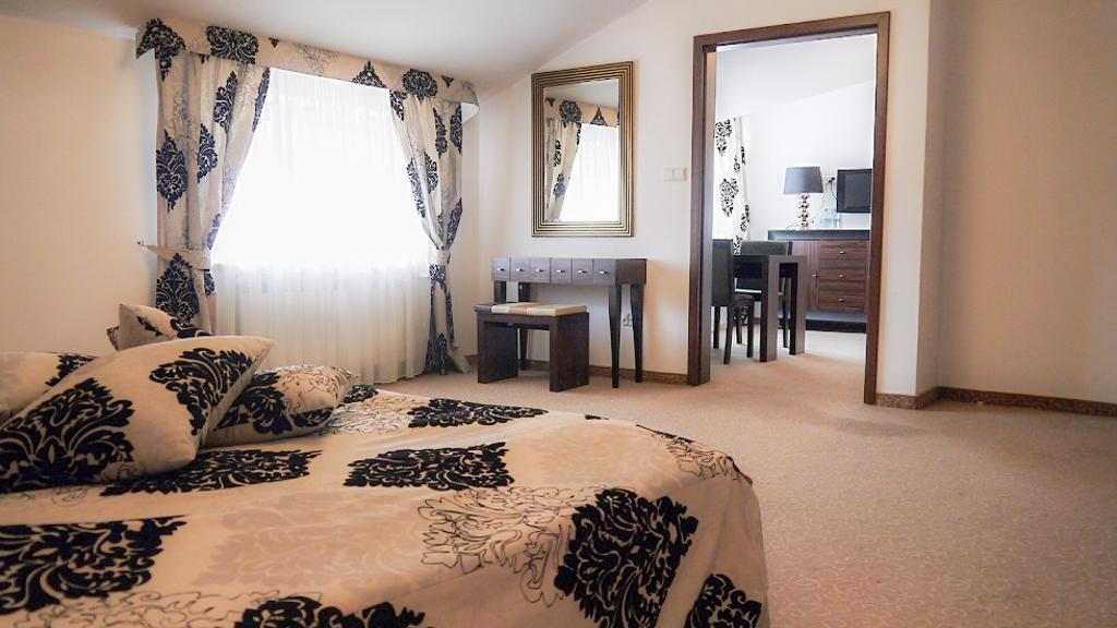 Centrum Konferencyjno-Apartamentowe Mrowka Varšava Exteriér fotografie