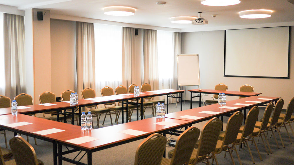 Centrum Konferencyjno-Apartamentowe Mrowka Varšava Exteriér fotografie